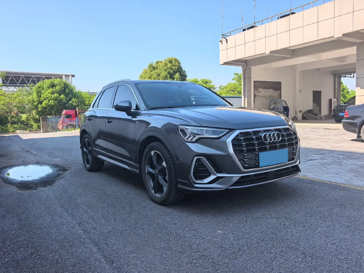 2022 Audi Q3 1.4T 150HP L4 7DCT,autocango,china used car exporter,china ev exporter,chinese used car exporter,chinese used ev exporter