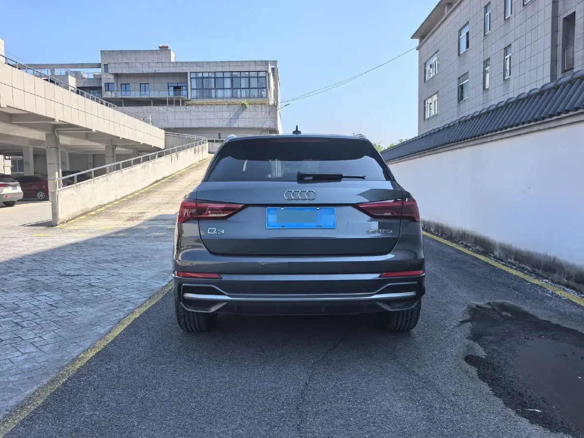 2022 Audi Q3 1.4T 150HP L4 7DCT,autocango,china used car exporter,china ev exporter,chinese used car exporter,chinese used ev exporter
