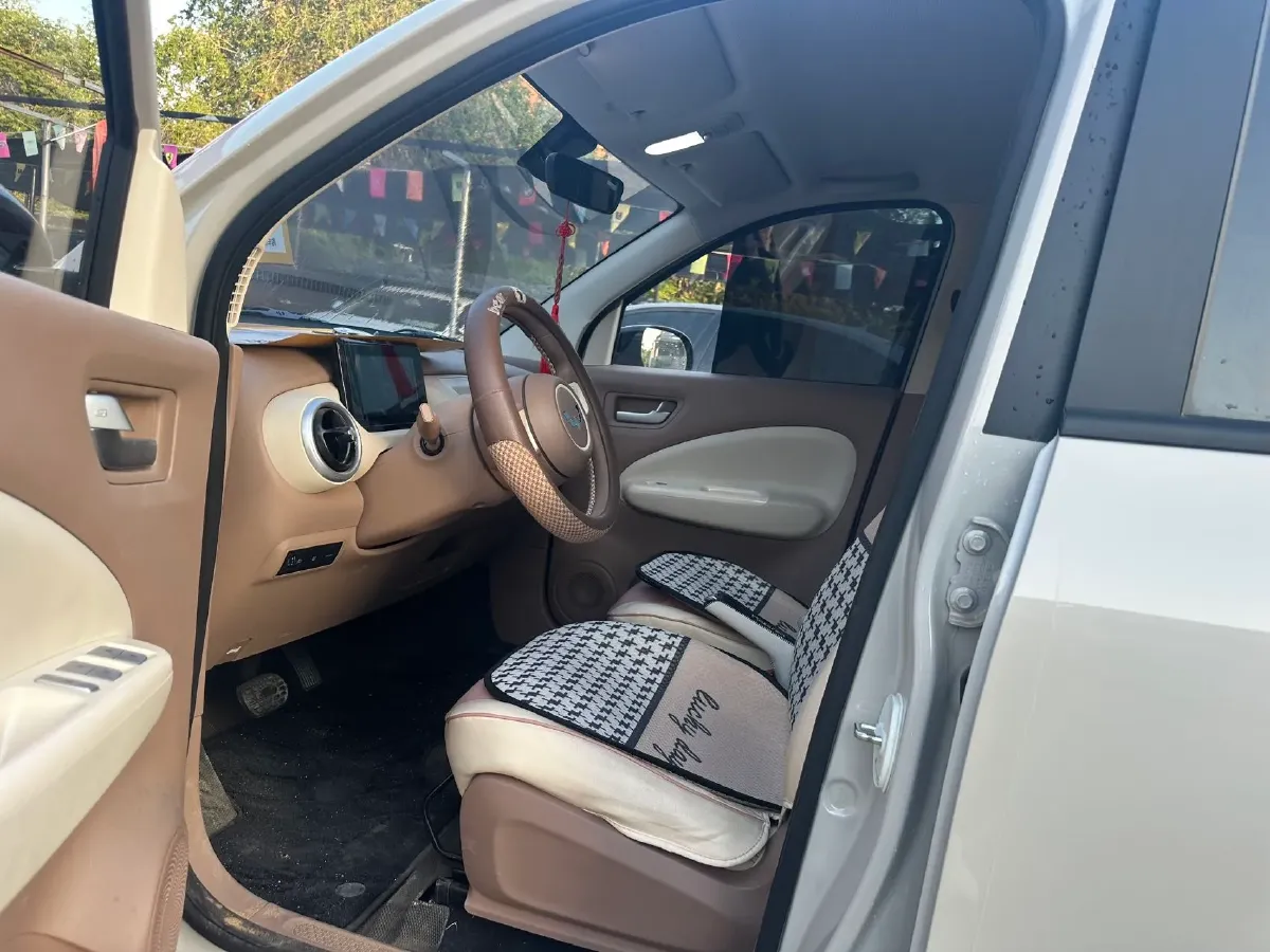 2025 WuLing HongGuang MINI EV BEV 16.2KWH,autocango,china used car exporter,china ev exporter,chinese used car exporter,chinese used ev exporter