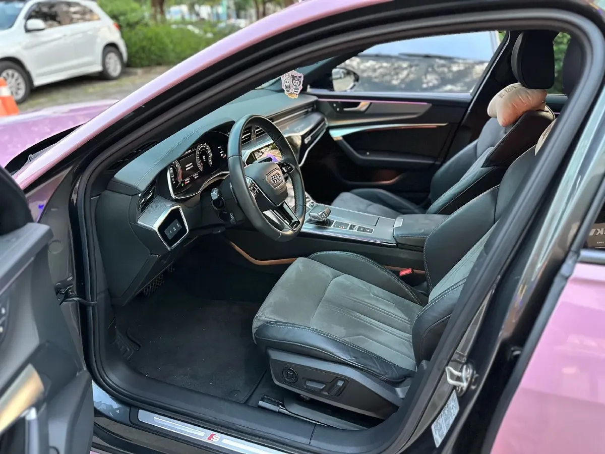 2021 Audi A6L 2.0T 190HP L4 7DCT,autocango,china used car exporter,china ev exporter,chinese used car exporter,chinese used ev exporter