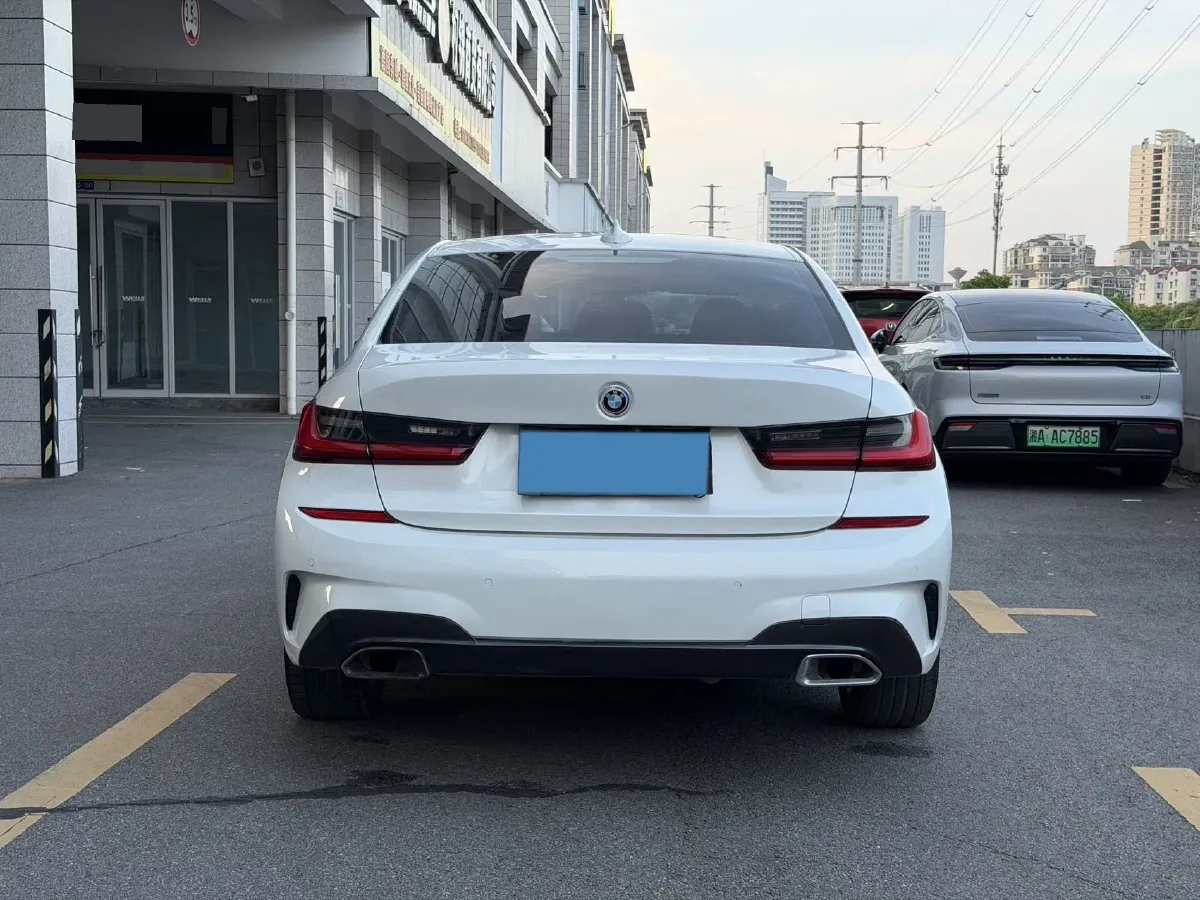 2021 BMW 3 Series 2.0T 156HP L4 8AT,autocango,china used car exporter,china ev exporter,chinese used car exporter,chinese used ev exporter