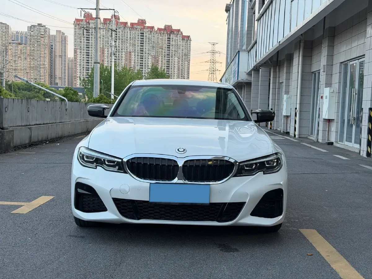 2021 BMW 3 Series 2.0T 156HP L4 8AT,autocango,china used car exporter,china ev exporter,chinese used car exporter,chinese used ev exporter