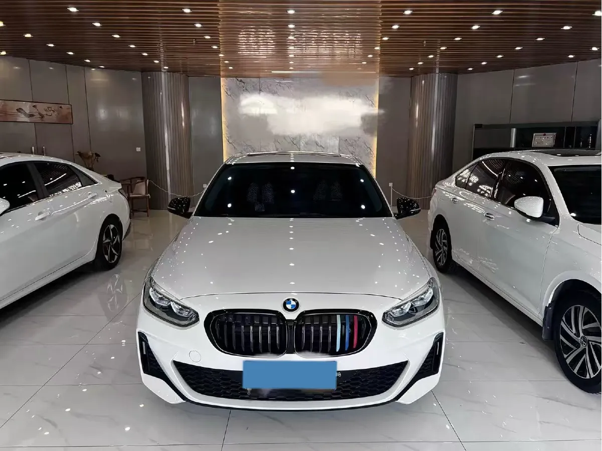 2023 BMW 1 Series 1.5T 136HP L3 7DCT,autocango,china used car exporter,china ev exporter,chinese used car exporter,chinese used ev exporter