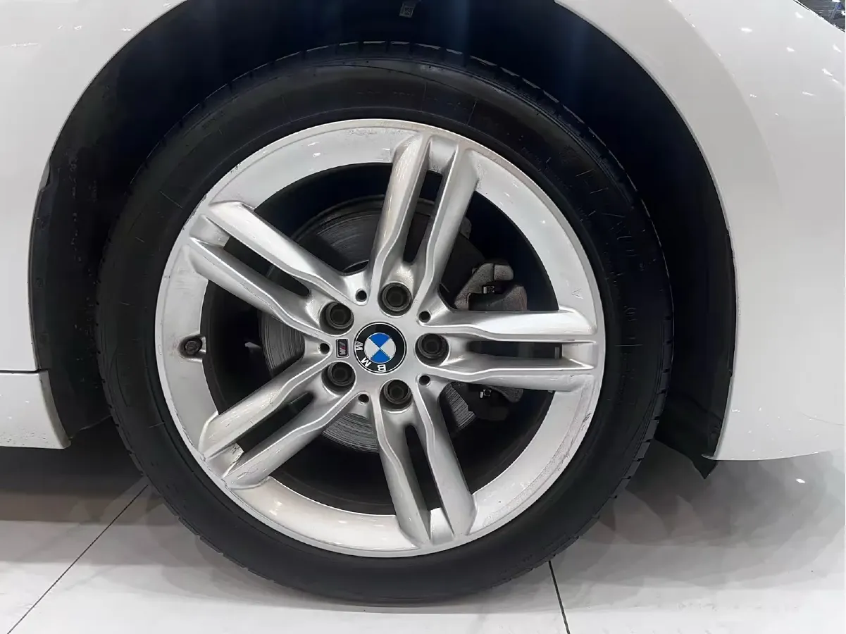 2023 BMW 1 Series 1.5T 136HP L3 7DCT,autocango,china used car exporter,china ev exporter,chinese used car exporter,chinese used ev exporter