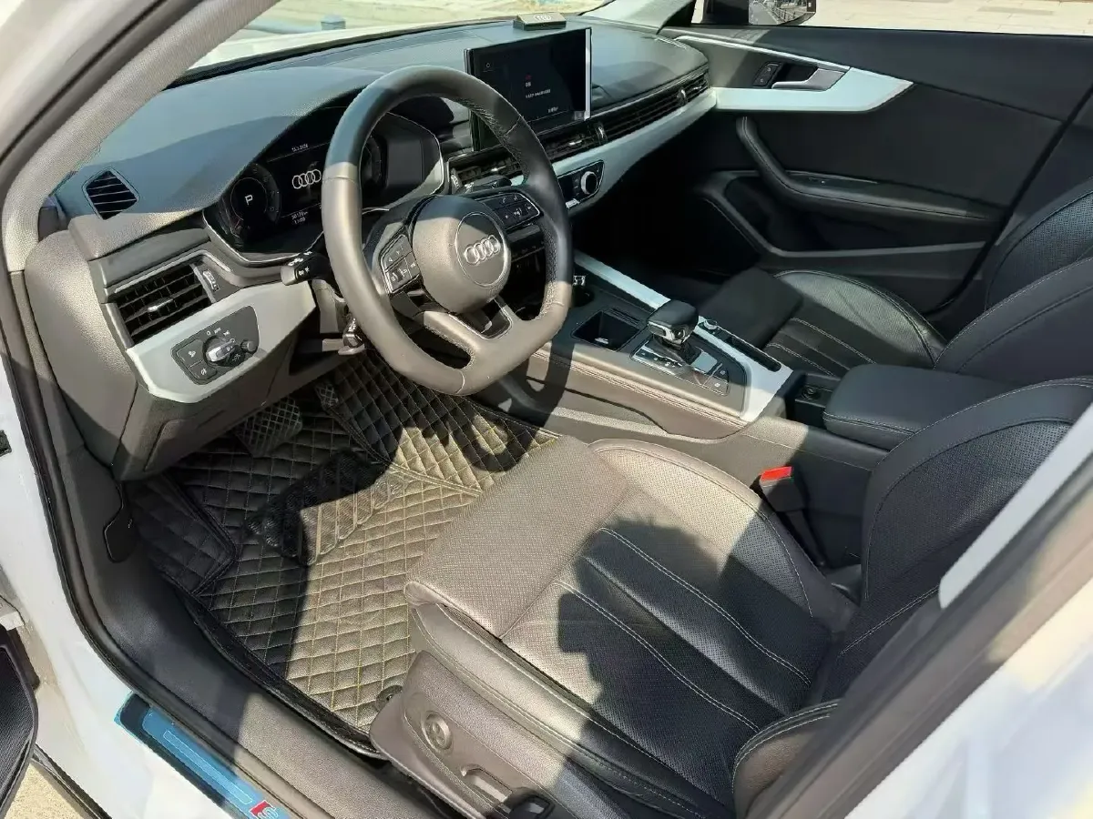 2022 Audi A4L 2.0T 190HP L4 7DCT,autocango,china used car exporter,china ev exporter,chinese used car exporter,chinese used ev exporter