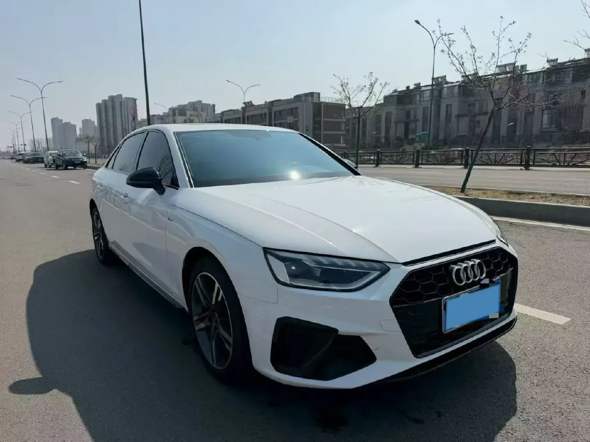 2022 Audi A4L 2.0T 190HP L4 7DCT,autocango,china used car exporter,china ev exporter,chinese used car exporter,chinese used ev exporter
