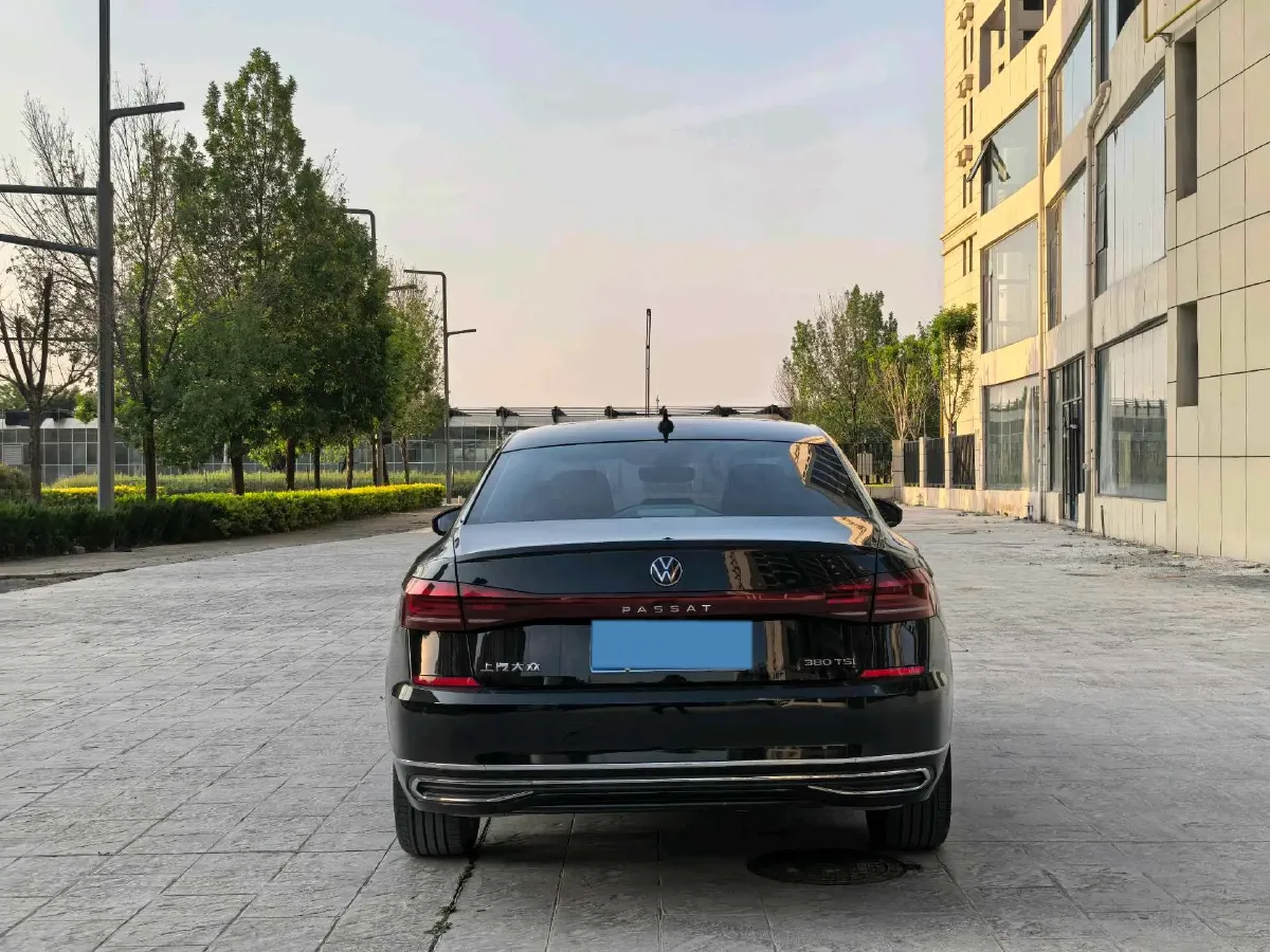 2024 Volkswagen Passat 2.0T 220HP L4 7DCT,autocango,china used car exporter,china ev exporter,chinese used car exporter,chinese used ev exporter