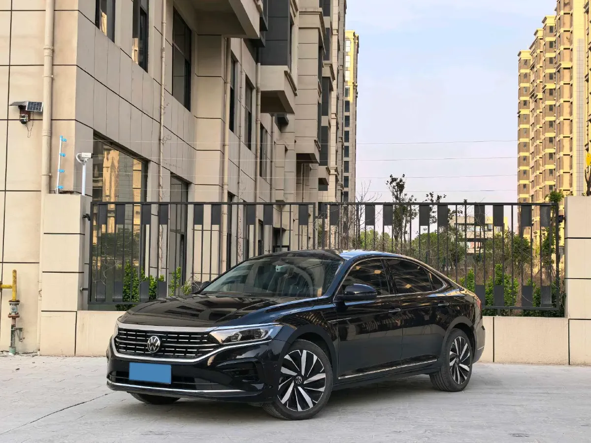 2024 Volkswagen Passat 2.0T 220HP L4 7DCT,autocango,china used car exporter,china ev exporter,chinese used car exporter,chinese used ev exporter