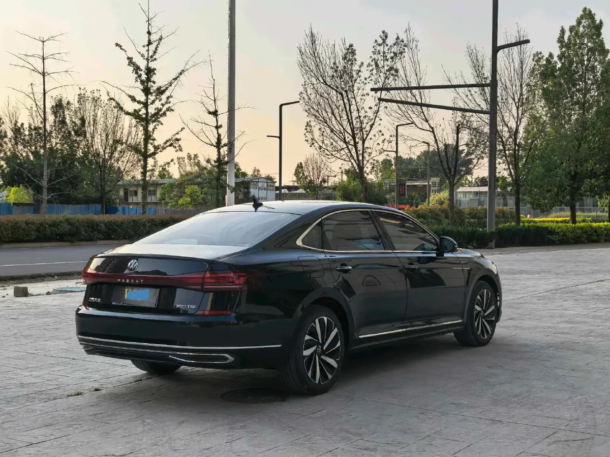 2024 Volkswagen Passat 2.0T 220HP L4 7DCT,autocango,china used car exporter,china ev exporter,chinese used car exporter,chinese used ev exporter