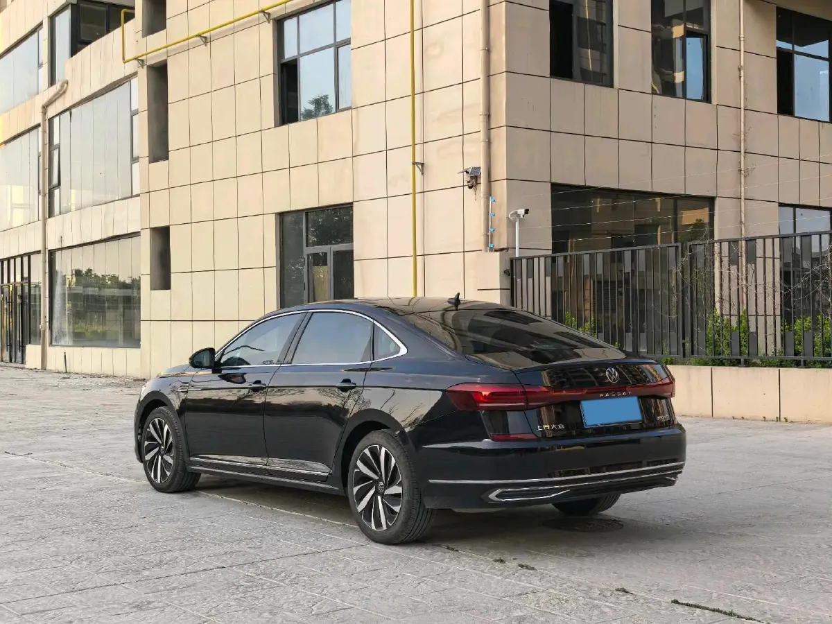 2024 Volkswagen Passat 2.0T 220HP L4 7DCT,autocango,china used car exporter,china ev exporter,chinese used car exporter,chinese used ev exporter