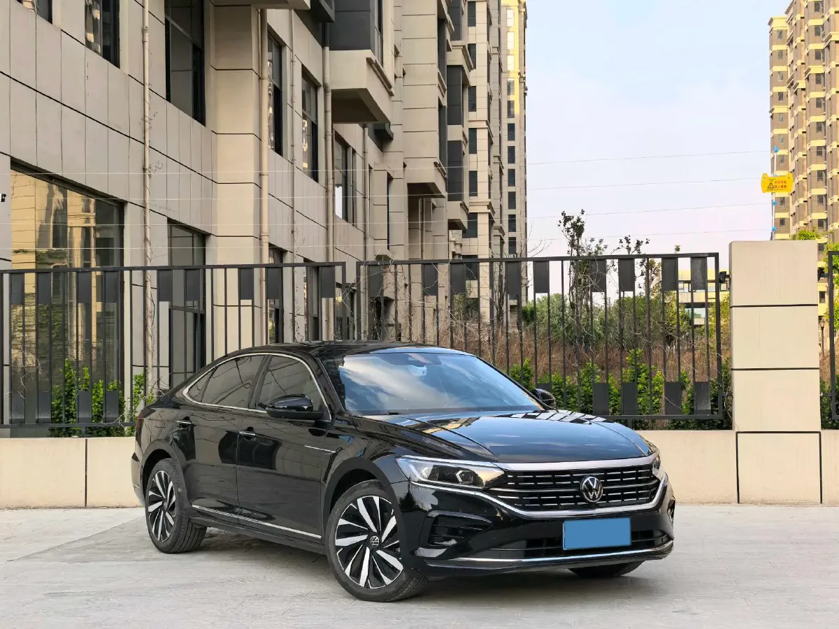 2024 Volkswagen Passat 2.0T 220HP L4 7DCT,autocango,china used car exporter,china ev exporter,chinese used car exporter,chinese used ev exporter