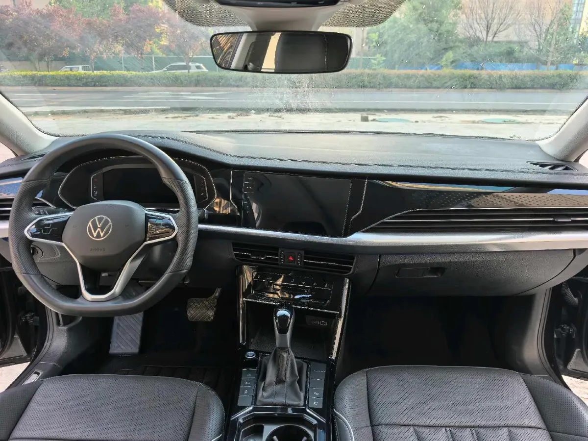 2024 Volkswagen Passat 2.0T 220HP L4 7DCT,autocango,china used car exporter,china ev exporter,chinese used car exporter,chinese used ev exporter