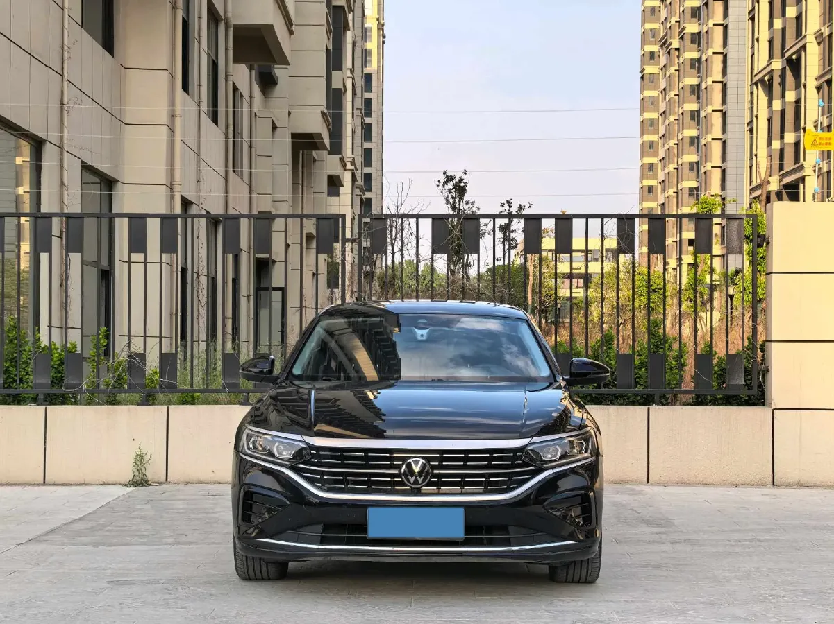 2024 Volkswagen Passat 2.0T 220HP L4 7DCT,autocango,china used car exporter,china ev exporter,chinese used car exporter,chinese used ev exporter