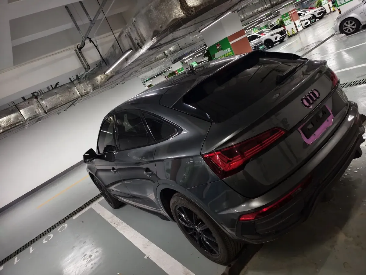 2021 Audi Q5L Sportback 2.0T 252HP L4 7DCT,autocango,china used car exporter,china ev exporter,chinese used car exporter,chinese used ev exporter
