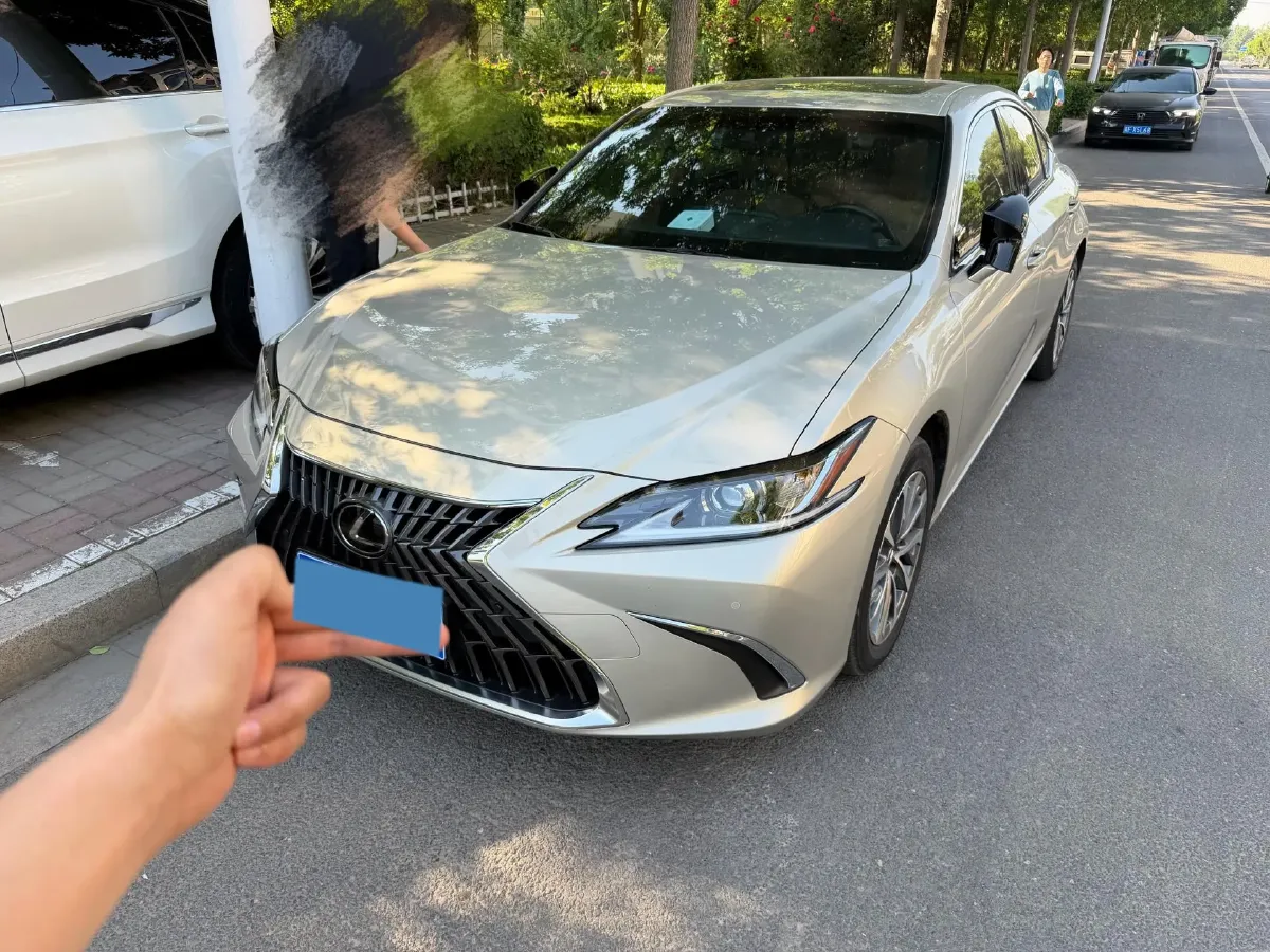 2022 Lexus ES 2.0L 173HP L4 CVT,autocango,china used car exporter,china ev exporter,chinese used car exporter,chinese used ev exporter