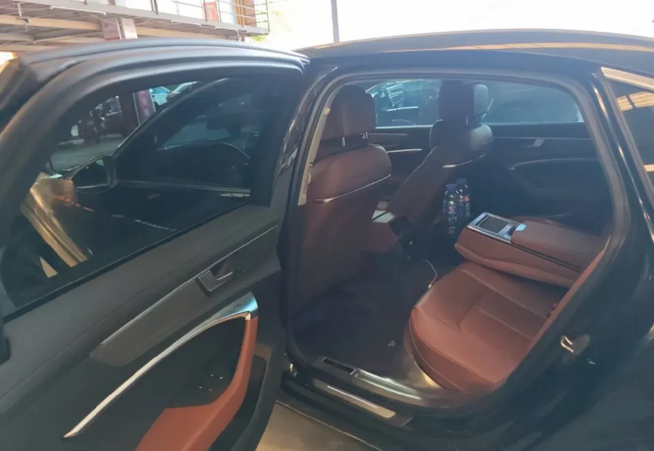 2021 Audi A6L 2.0T 224HP L4 7DCT,autocango,china used car exporter,china ev exporter,chinese used car exporter,chinese used ev exporter