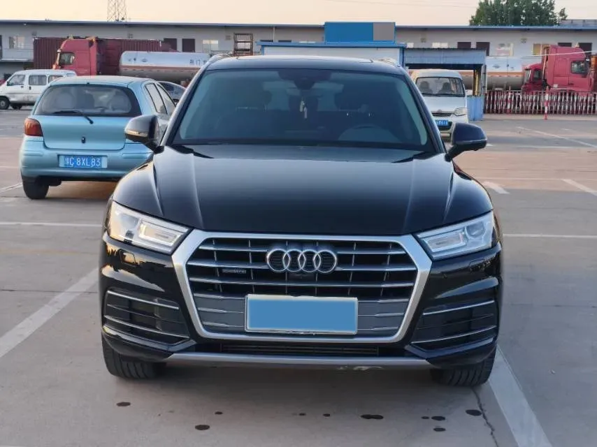 2020 Audi Q5L 2.0T 190HP L4 7DCT,autocango,china used car exporter,china ev exporter,chinese used car exporter,chinese used ev exporter