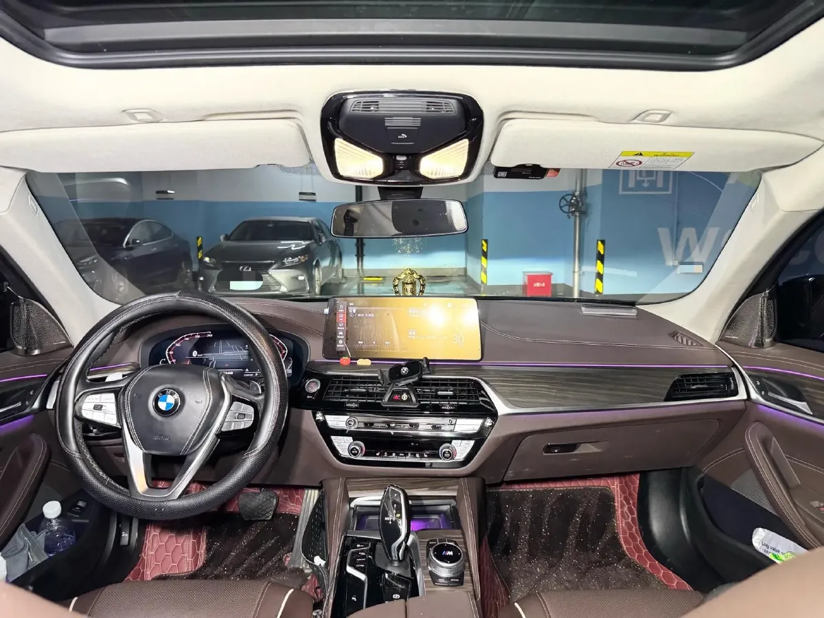 2021 BMW 5 Series 2.0T 252HP L4 8AT,autocango,china used car exporter,china ev exporter,chinese used car exporter,chinese used ev exporter