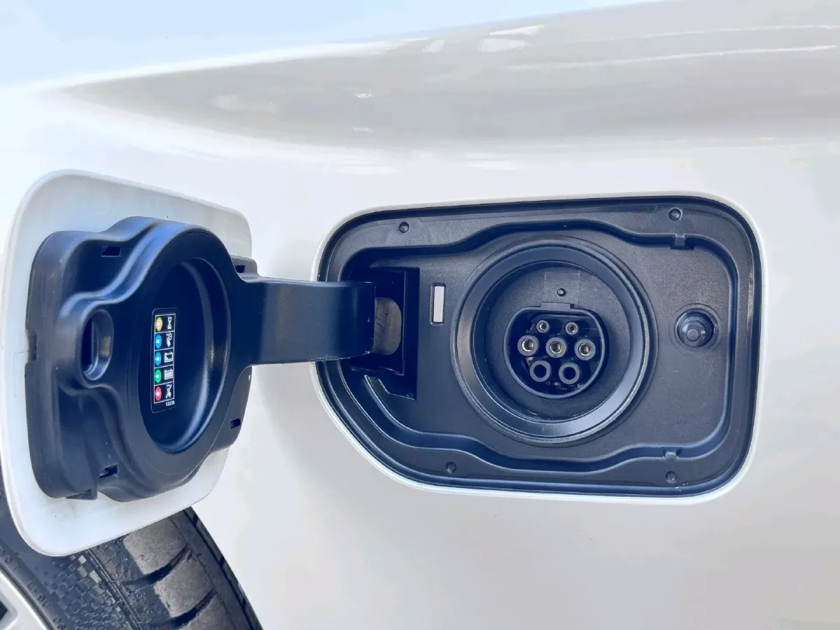 2020 BMW 5 Series 2.0T 184HP L4 8AT PHEV 17.7KWH,autocango,china used car exporter,china ev exporter,chinese used car exporter,chinese used ev exporter