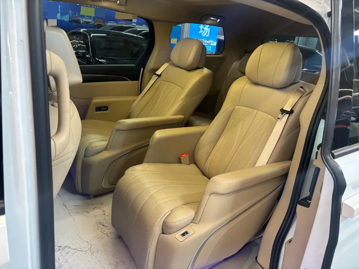 2025 Buick GL8 2.0T 237HP L4 9AT,autocango,china used car exporter,china ev exporter,chinese used car exporter,chinese used ev exporter