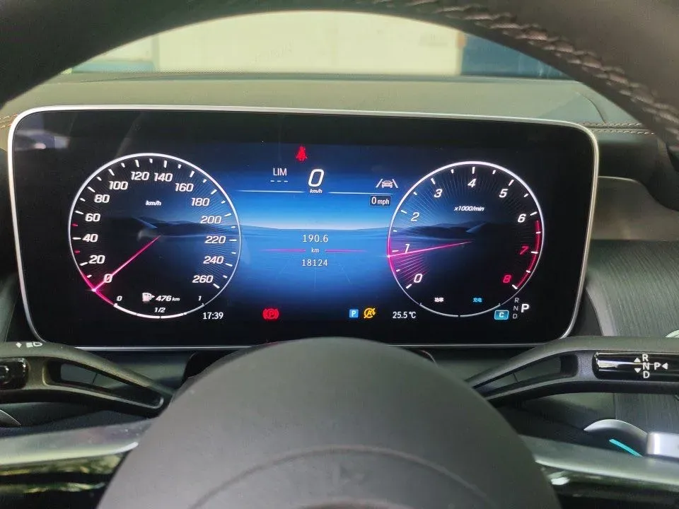 2025 Mercedes-Benz GLC Class 2.0T 204HP L4 9AT,autocango,china used car exporter,china ev exporter,chinese used car exporter,chinese used ev exporter