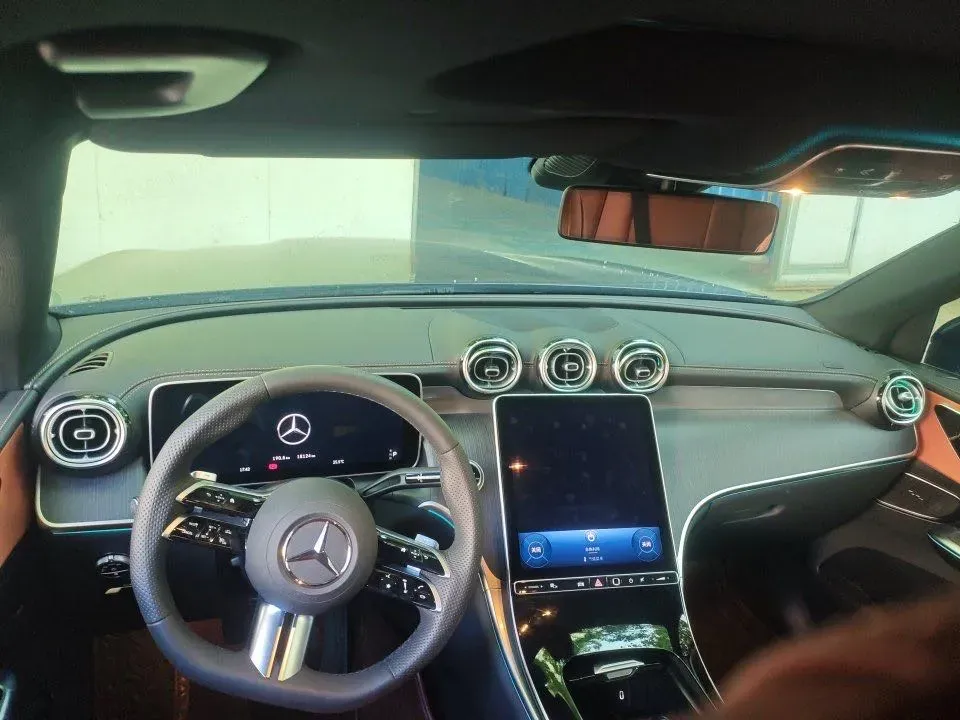 2025 Mercedes-Benz GLC Class 2.0T 204HP L4 9AT,autocango,china used car exporter,china ev exporter,chinese used car exporter,chinese used ev exporter