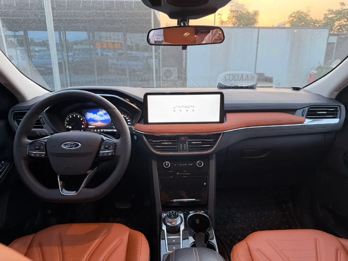 2024 Ford Escape 2.0T 248HP L4 8AT,autocango,china used car exporter,china ev exporter,chinese used car exporter,chinese used ev exporter