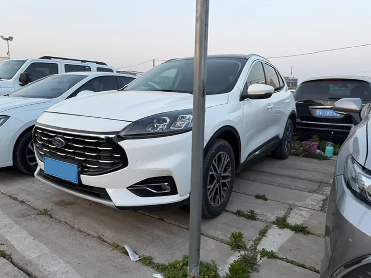 2024 Ford Escape 2.0T 248HP L4 8AT,autocango,china used car exporter,china ev exporter,chinese used car exporter,chinese used ev exporter