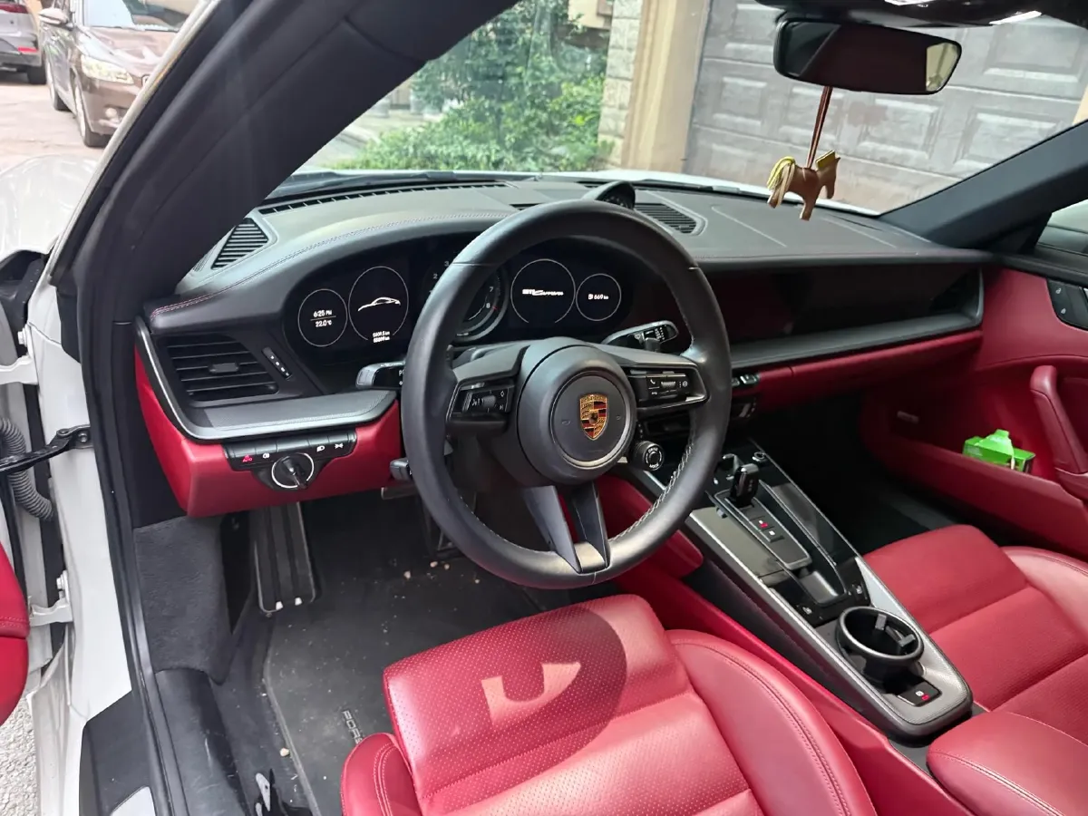 2022 Porsche 911 3.0T 385HP H6 8DCT,autocango,china used car exporter,china ev exporter,chinese used car exporter,chinese used ev exporter