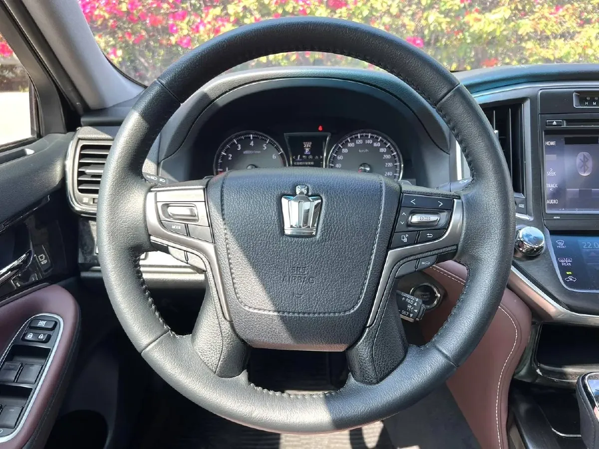 2017 Toyota Crown 2.0T 235HP L4 8AT,autocango,china used car exporter,china ev exporter,chinese used car exporter,chinese used ev exporter