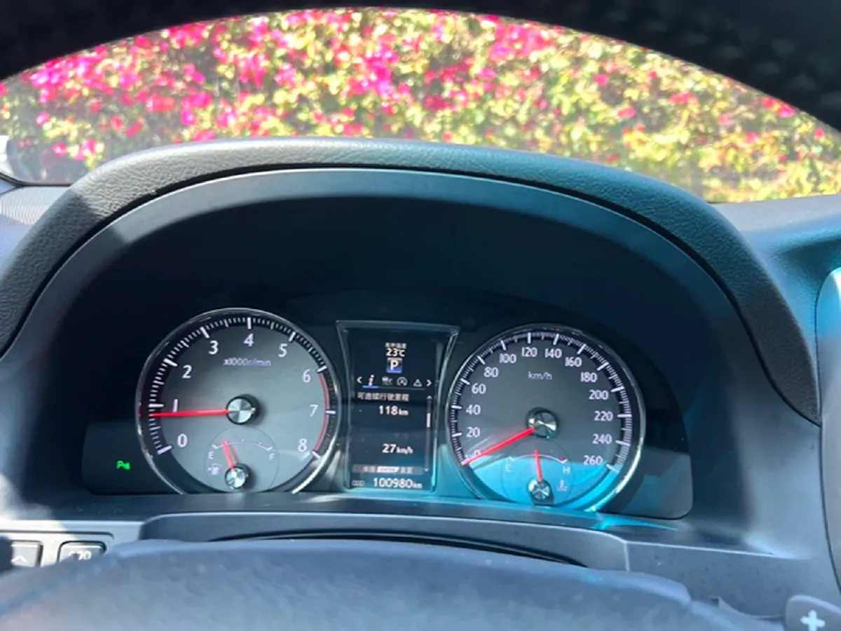 2017 Toyota Crown 2.0T 235HP L4 8AT,autocango,china used car exporter,china ev exporter,chinese used car exporter,chinese used ev exporter