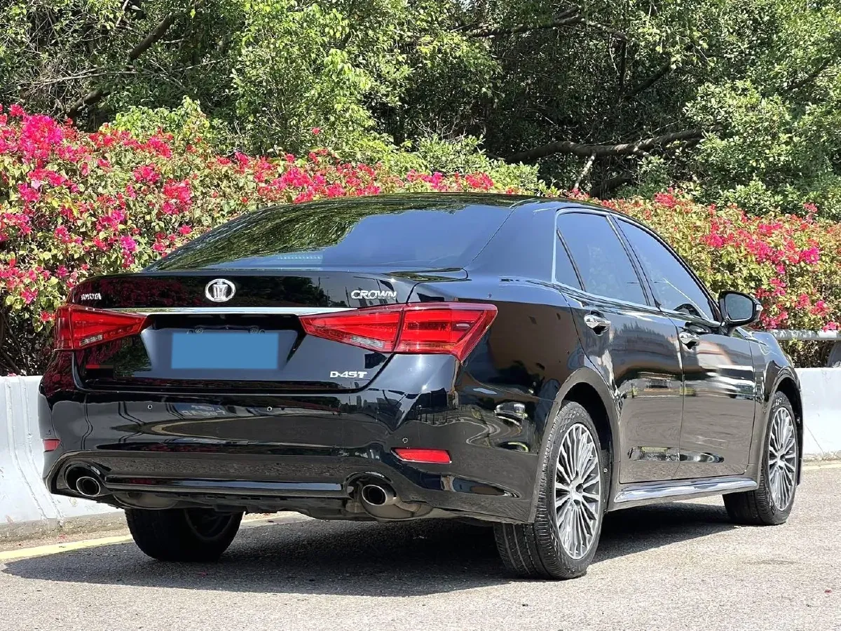 2017 Toyota Crown 2.0T 235HP L4 8AT,autocango,china used car exporter,china ev exporter,chinese used car exporter,chinese used ev exporter