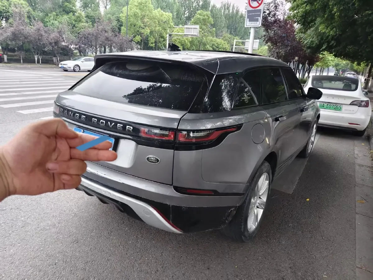 2020 Land Rover Range Rover Velar 2.0T 250HP L4 8AT,autocango,china used car exporter,china ev exporter,chinese used car exporter,chinese used ev exporter