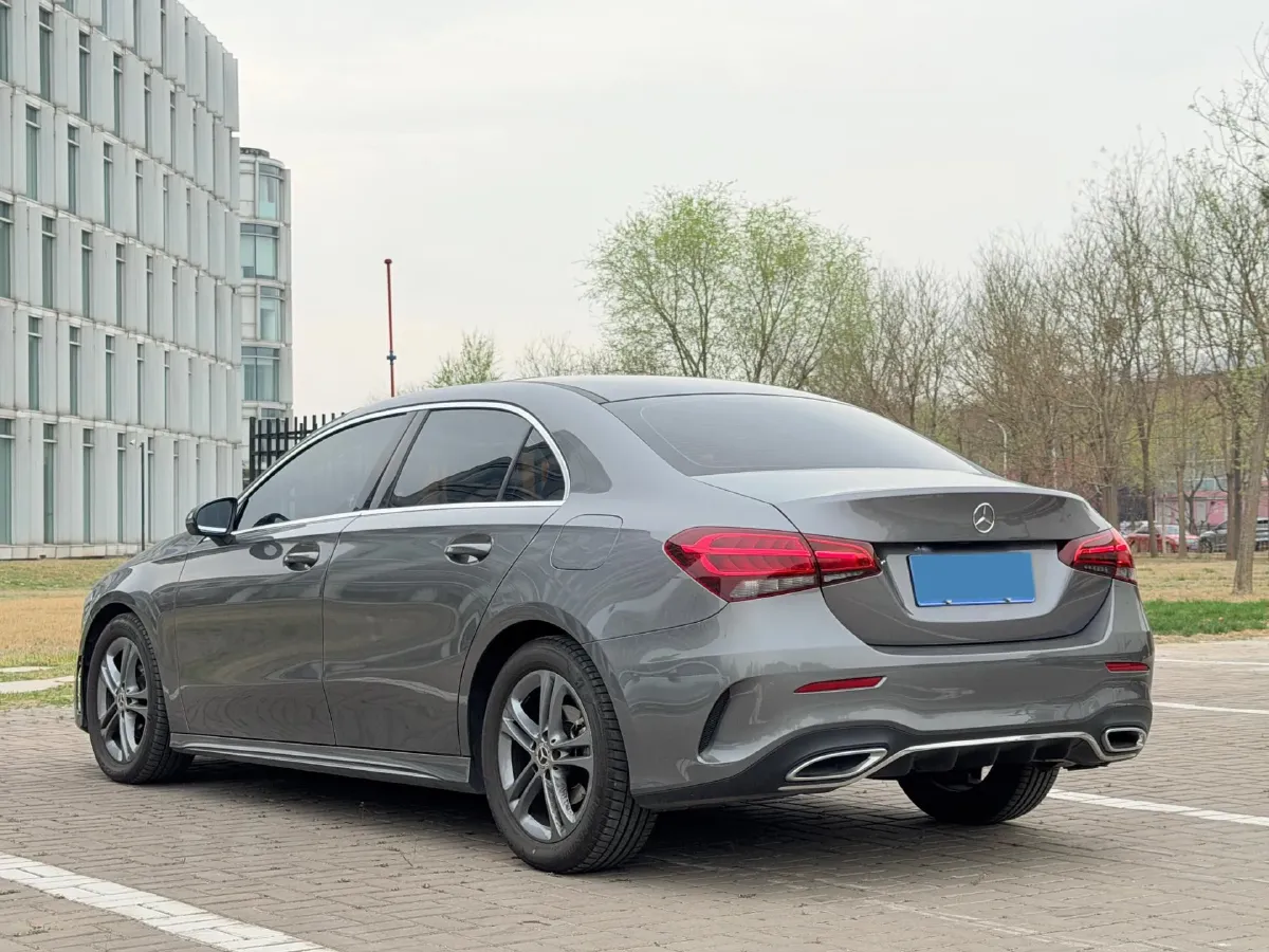 2021 Mercedes-Benz A Class 1.3T 136HP L4 7DCT,autocango,china used car exporter,china ev exporter,chinese used car exporter,chinese used ev exporter