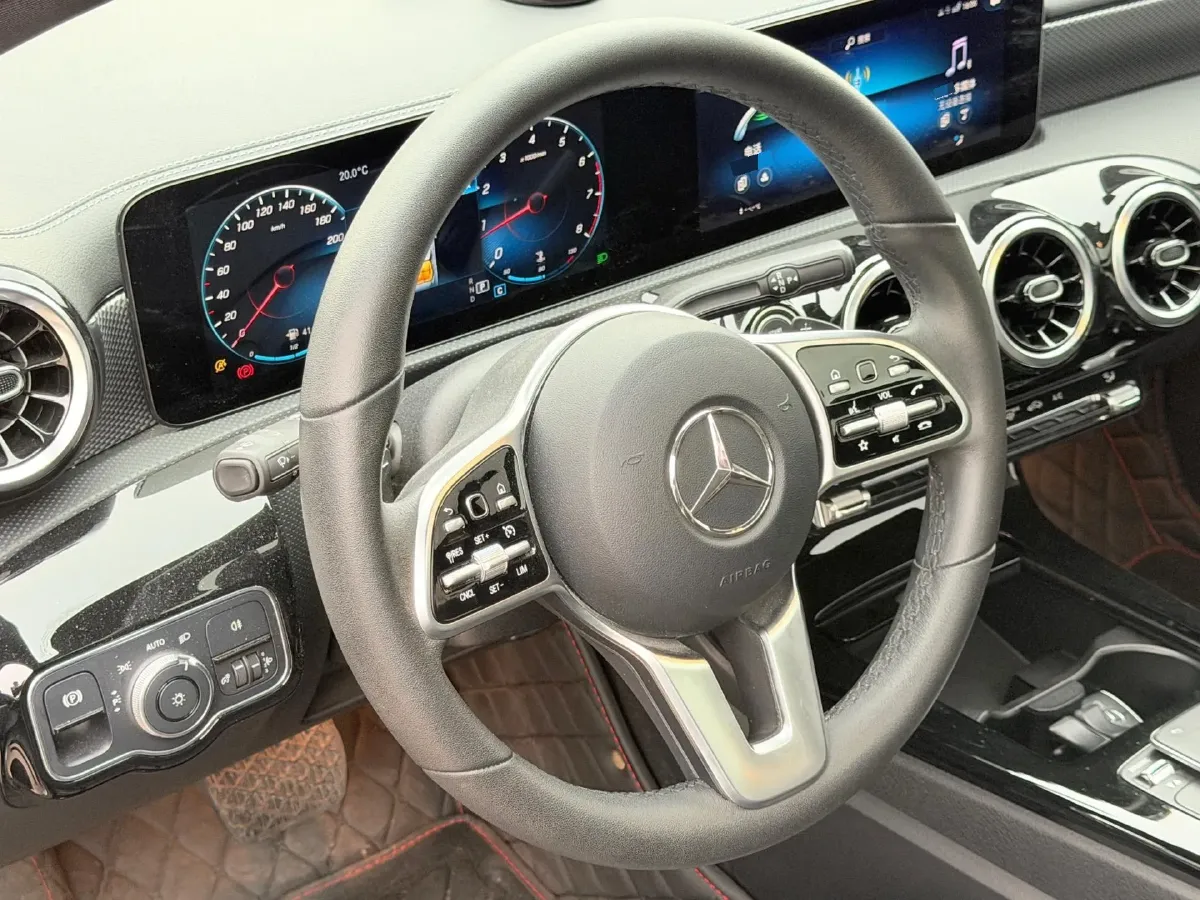 2021 Mercedes-Benz A Class 1.3T 136HP L4 7DCT,autocango,china used car exporter,china ev exporter,chinese used car exporter,chinese used ev exporter