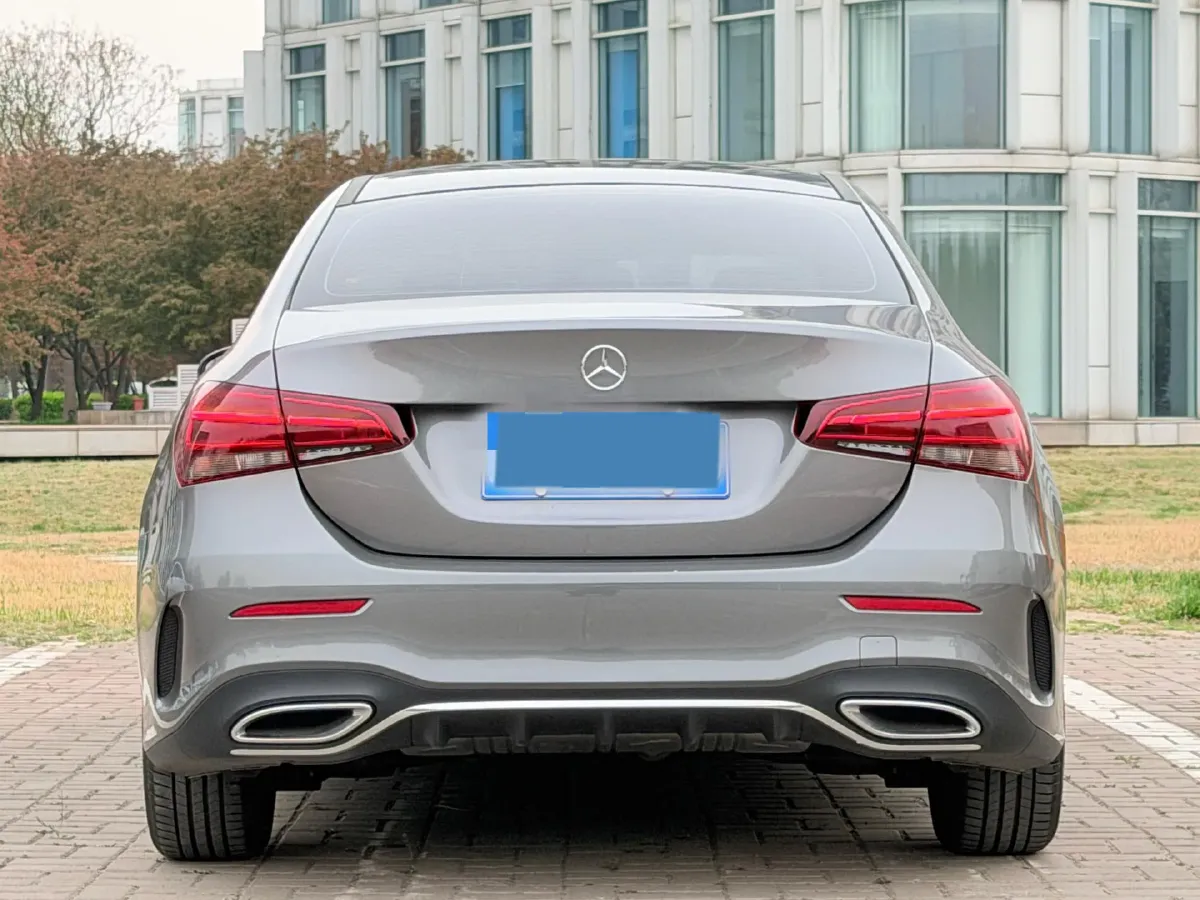 2021 Mercedes-Benz A Class 1.3T 136HP L4 7DCT,autocango,china used car exporter,china ev exporter,chinese used car exporter,chinese used ev exporter