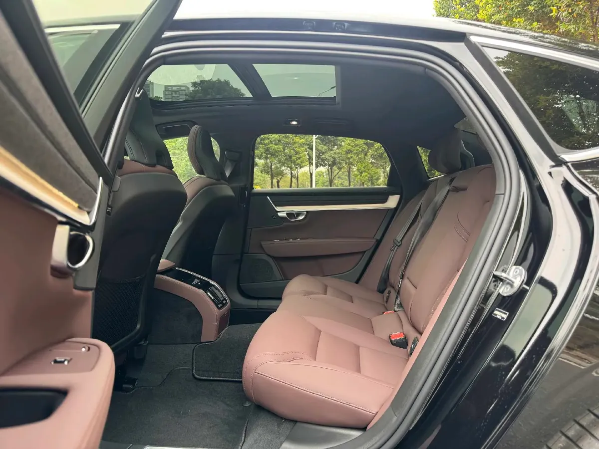 2025 Volvo S90 2.0T 250HP L4 8AT,autocango,china used car exporter,china ev exporter,chinese used car exporter,chinese used ev exporter