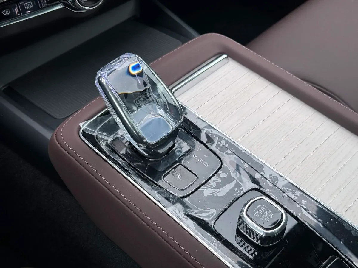 2025 Volvo S90 2.0T 250HP L4 8AT,autocango,china used car exporter,china ev exporter,chinese used car exporter,chinese used ev exporter