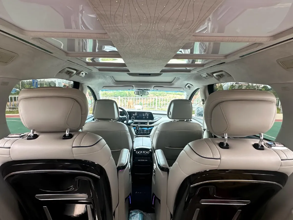 2022 Buick GL8 2.0T 237HP L4 9AT,autocango,china used car exporter,china ev exporter,chinese used car exporter,chinese used ev exporter