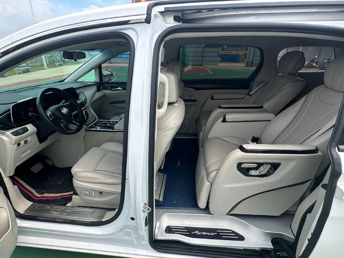 2022 Buick GL8 2.0T 237HP L4 9AT,autocango,china used car exporter,china ev exporter,chinese used car exporter,chinese used ev exporter