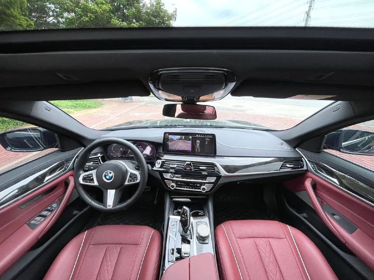 2022 BMW 5 Series 2.0T 184HP L4 8AT,autocango,china used car exporter,china ev exporter,chinese used car exporter,chinese used ev exporter