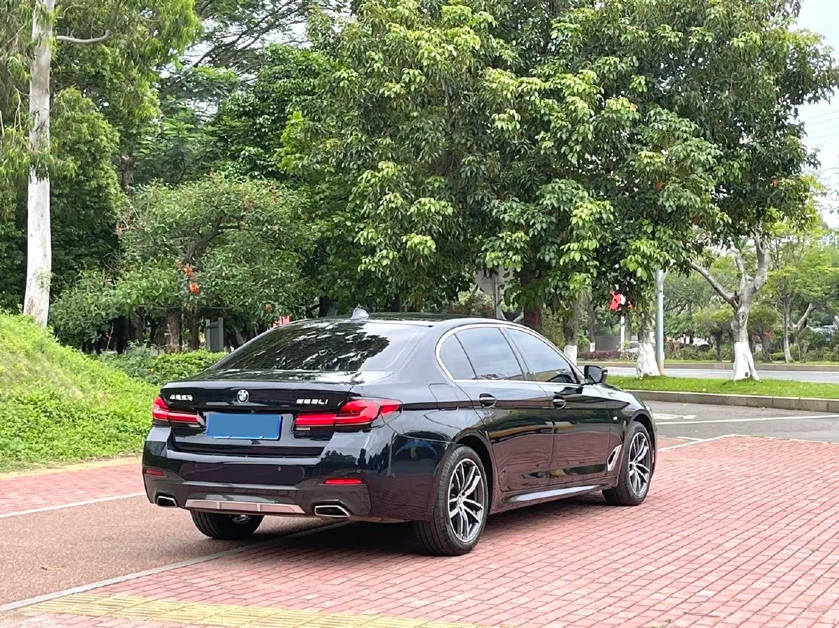 2022 BMW 5 Series 2.0T 184HP L4 8AT,autocango,china used car exporter,china ev exporter,chinese used car exporter,chinese used ev exporter