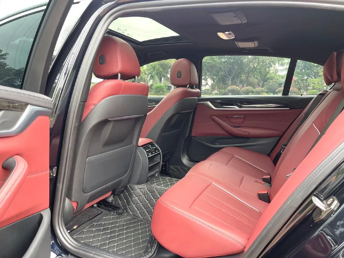 2022 BMW 5 Series 2.0T 184HP L4 8AT,autocango,china used car exporter,china ev exporter,chinese used car exporter,chinese used ev exporter