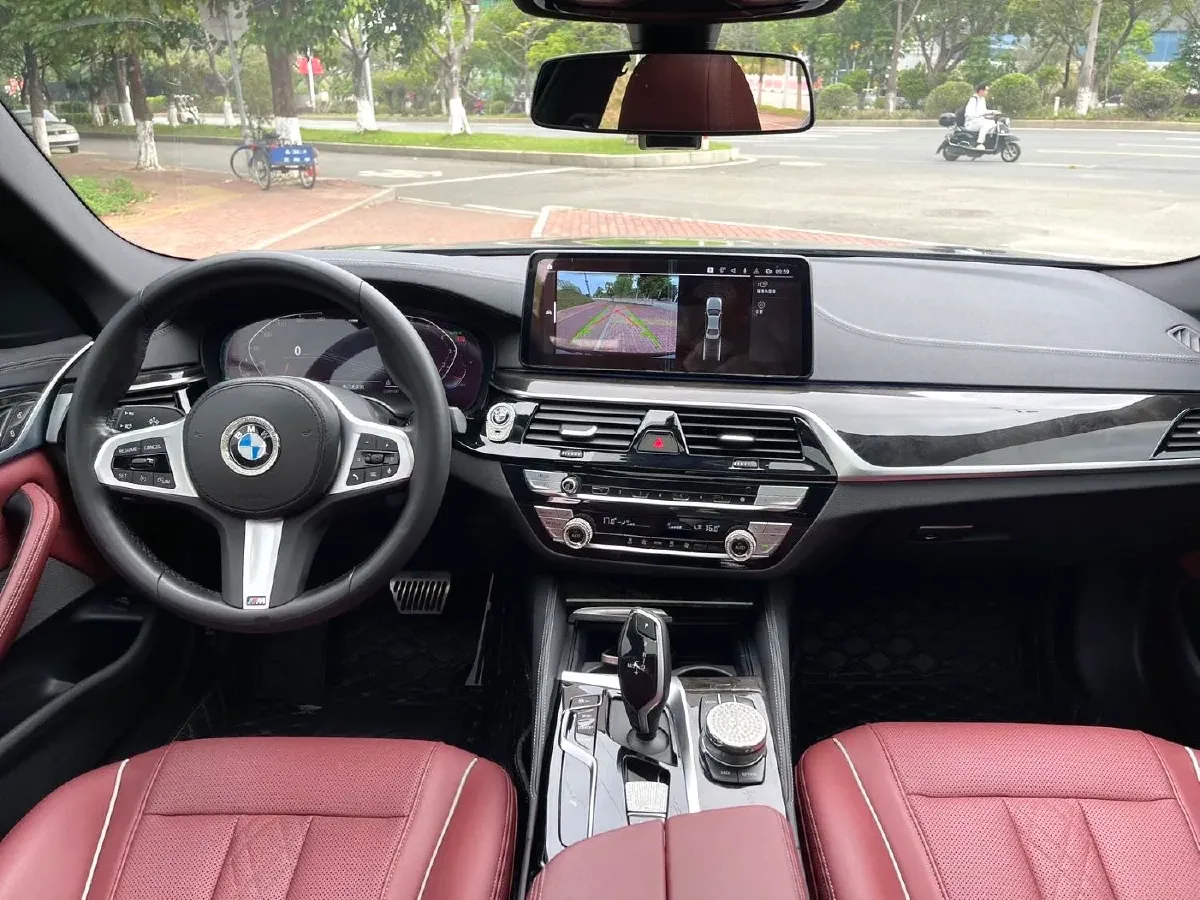2022 BMW 5 Series 2.0T 184HP L4 8AT,autocango,china used car exporter,china ev exporter,chinese used car exporter,chinese used ev exporter