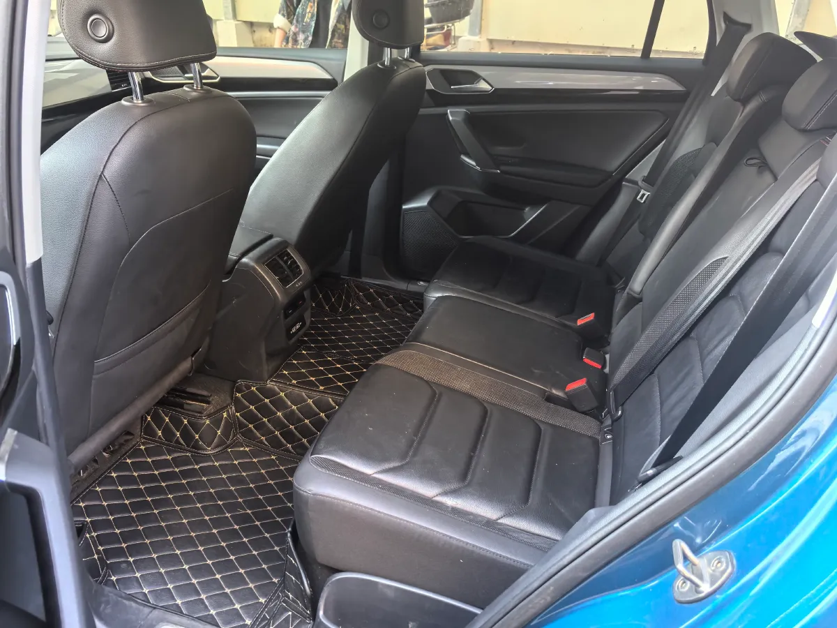 2019 Jeep Cherokee 2.0T 234HP L4 9AT,autocango,china used car exporter,china ev exporter,chinese used car exporter,chinese used ev exporter