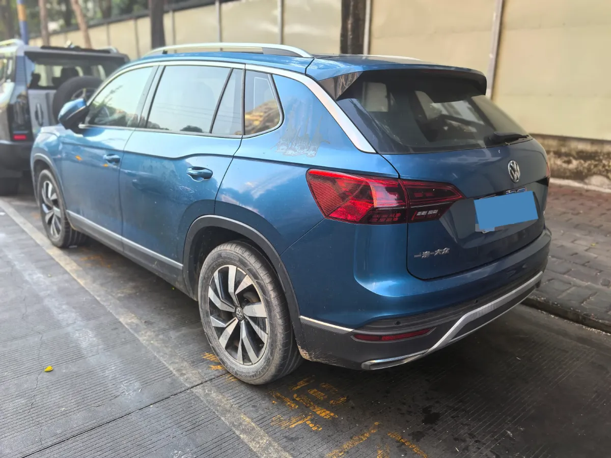 2019 Jeep Cherokee 2.0T 234HP L4 9AT,autocango,china used car exporter,china ev exporter,chinese used car exporter,chinese used ev exporter
