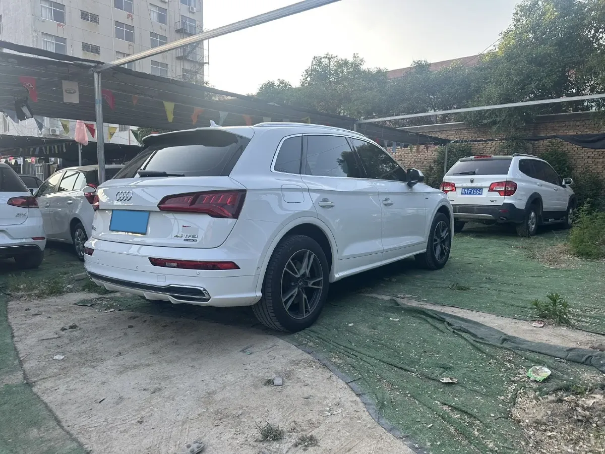 2020 Audi Q5L 2.0T 252HP L4 7DCT,autocango,china used car exporter,china ev exporter,chinese used car exporter,chinese used ev exporter