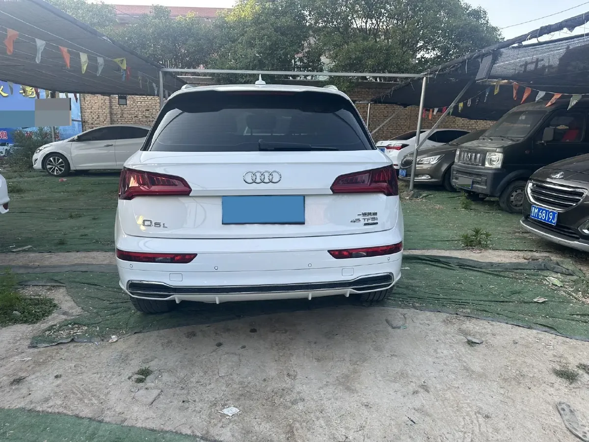 2020 Audi Q5L 2.0T 252HP L4 7DCT,autocango,china used car exporter,china ev exporter,chinese used car exporter,chinese used ev exporter
