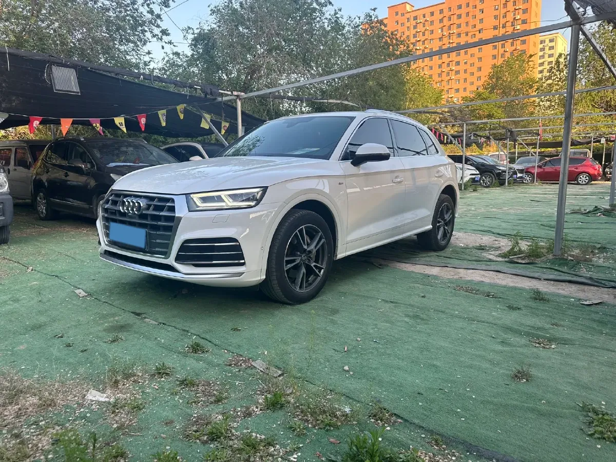 2020 Audi Q5L 2.0T 252HP L4 7DCT,autocango,china used car exporter,china ev exporter,chinese used car exporter,chinese used ev exporter
