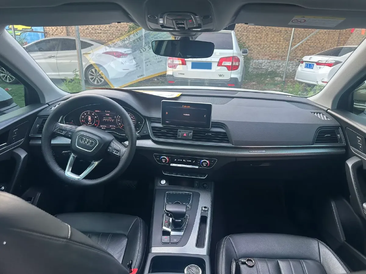 2020 Audi Q5L 2.0T 252HP L4 7DCT,autocango,china used car exporter,china ev exporter,chinese used car exporter,chinese used ev exporter